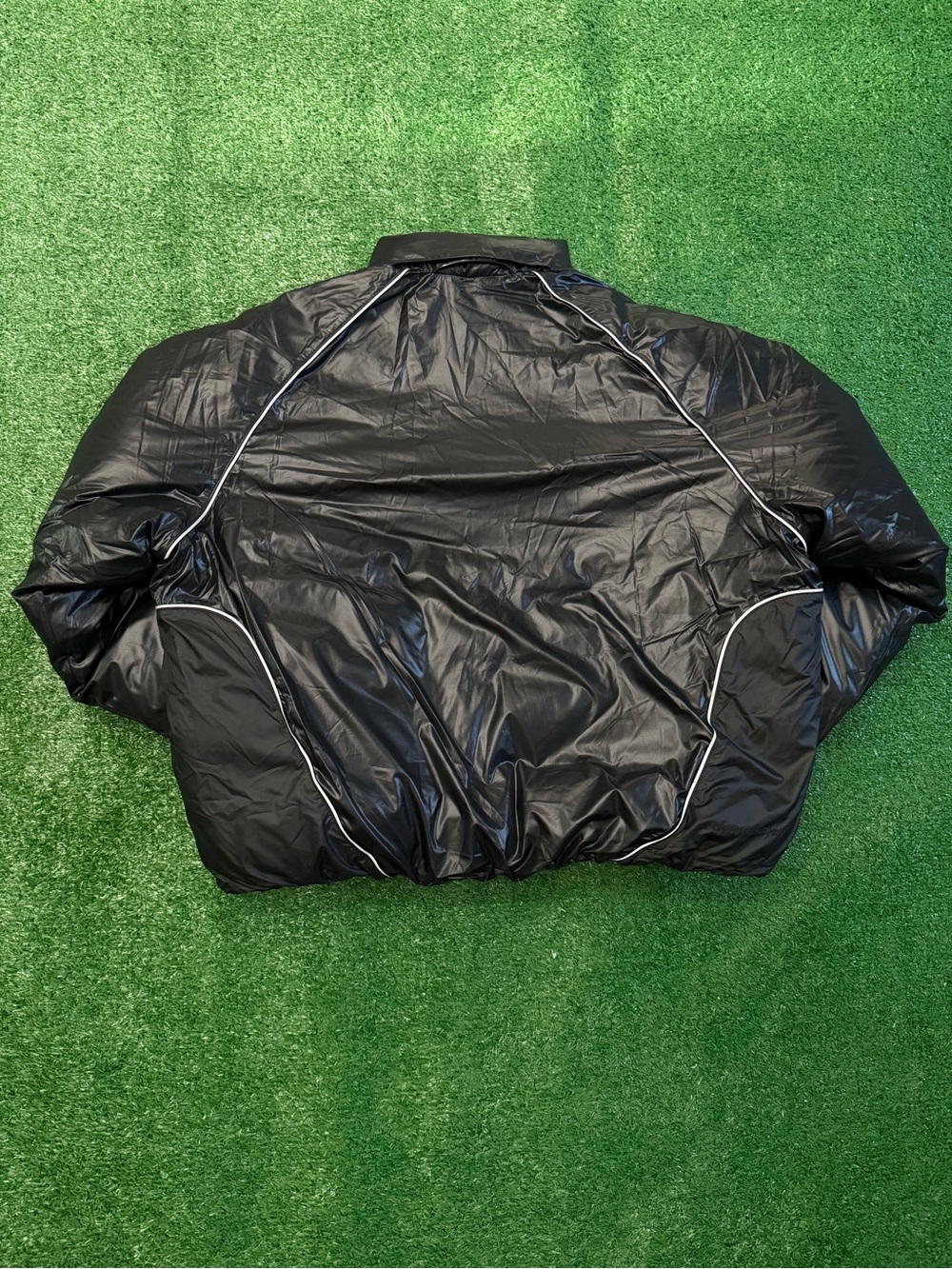 Nike Tech Bubble Puffer Coat with White Reflective Piping - Picture 2 of 7